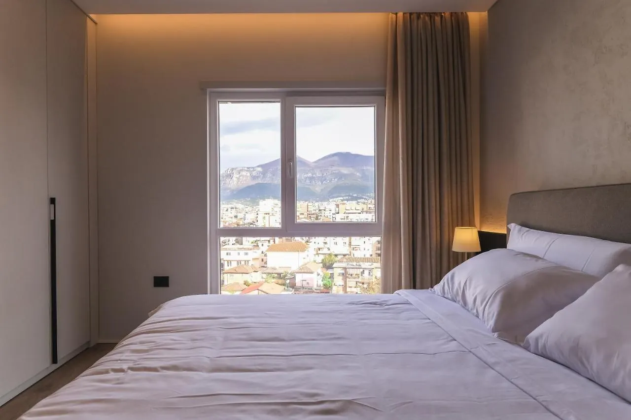 Two Steps Apartments تيرانا
