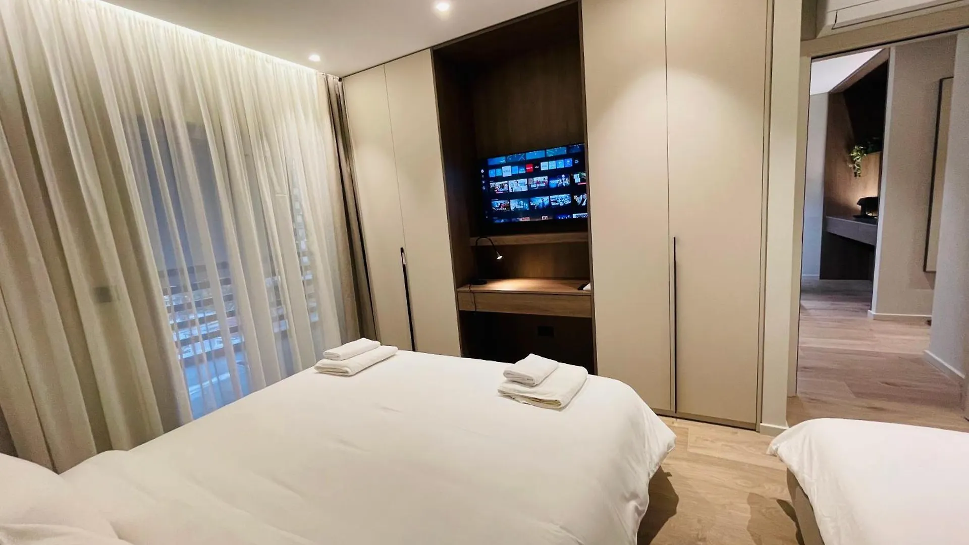 Two Steps Apartments تيرانا