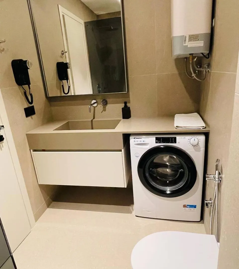 Two Steps Apartments تيرانا
