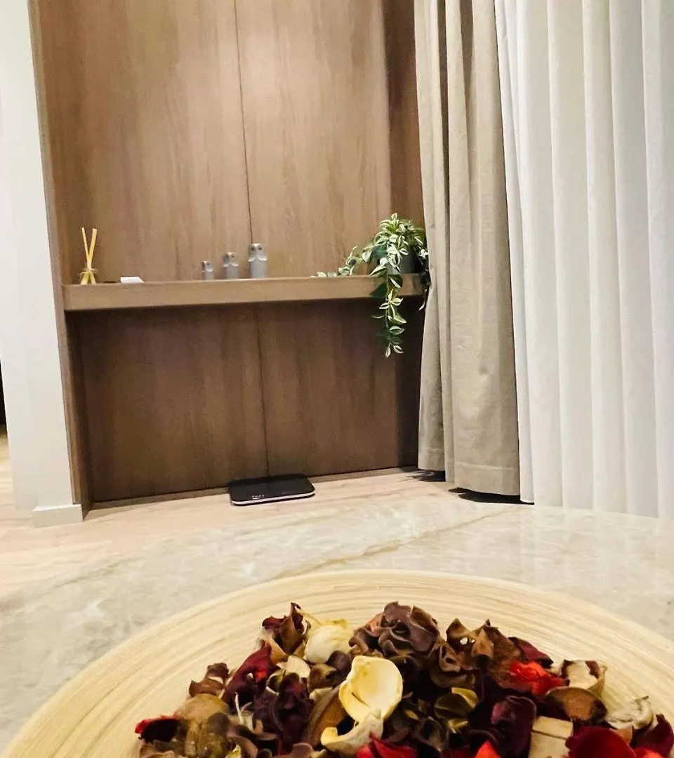 Two Steps Apartments تيرانا