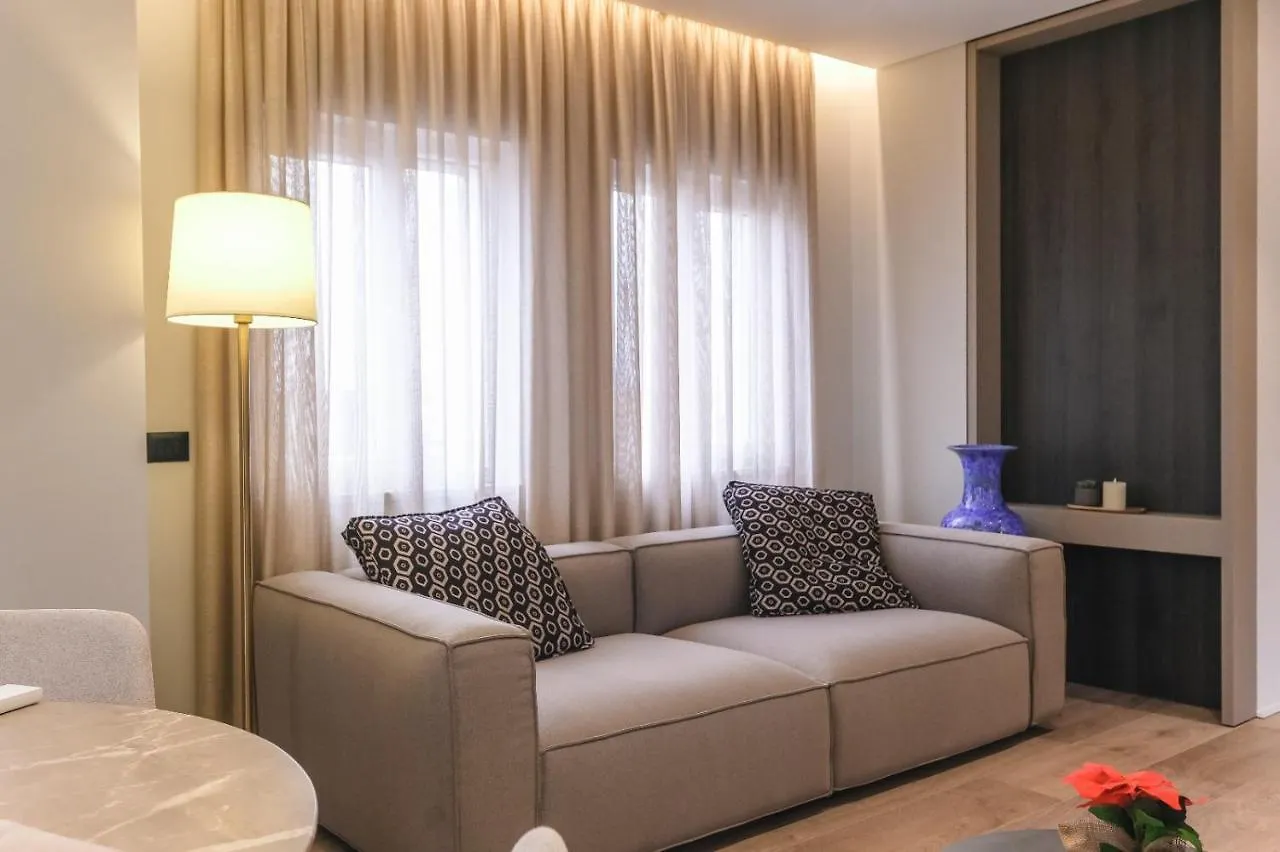Two Steps Apartments Tirana 0*,